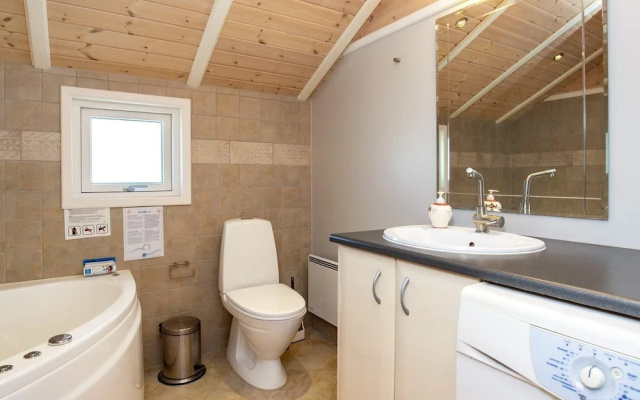 6 Person Holiday Home in Vaeggerlose