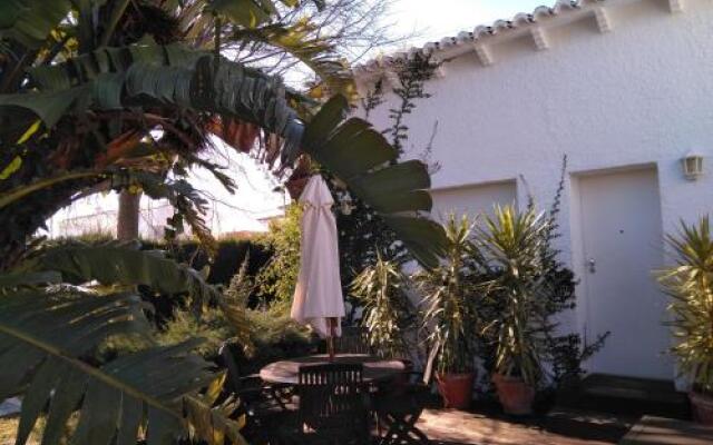 Azahar y Buganvilla House