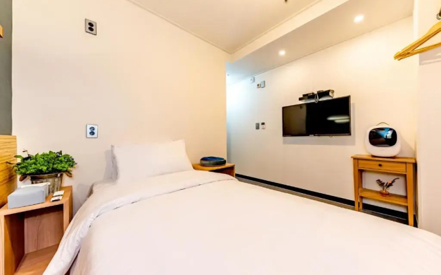The Jade hotel