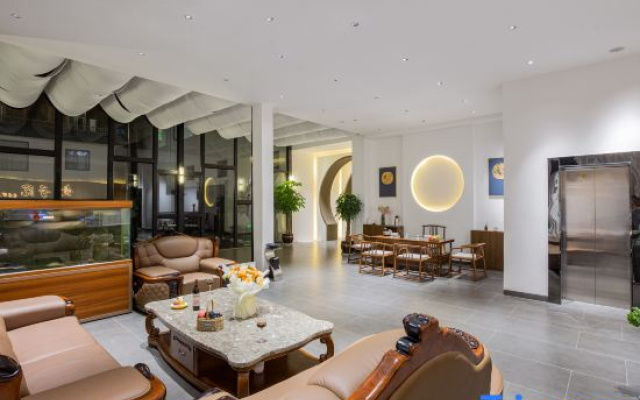 No.1 Art Hotel
