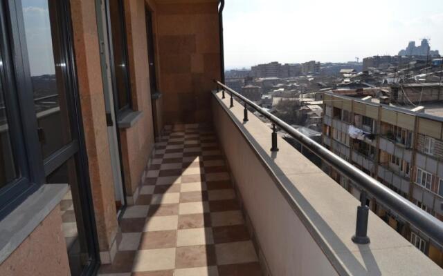 Rent in Yerevan - Apartment on Mashtots Ave.