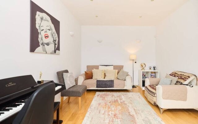 The Bourton-on-the-water Place - Lovely 5bdr House With Parking + Garden