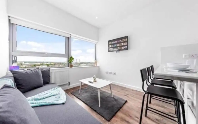 Captivating 1-bed Apartment 15 min to Londonbridge