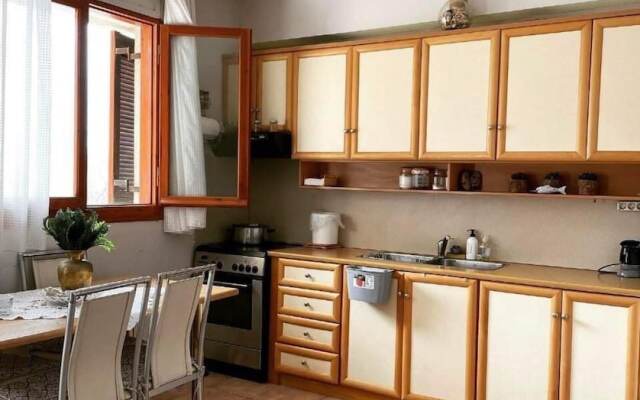 Hercules House in Tsoutsouras