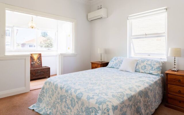 2 Bedroom Garden Apartment by Bondi Beach