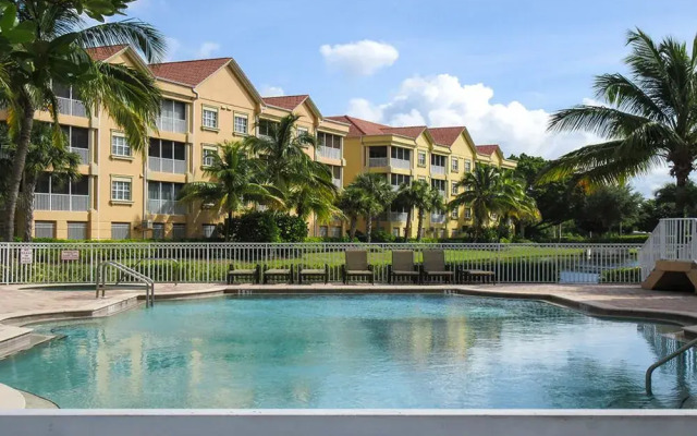 Bella Lago 233 Wkly 2 Br Condo by RedAwning