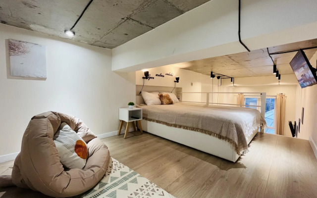 Happy People на улице Олимпийская