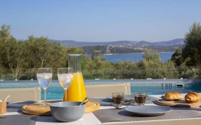 Villas Harriet - With Sea View and Near the sea