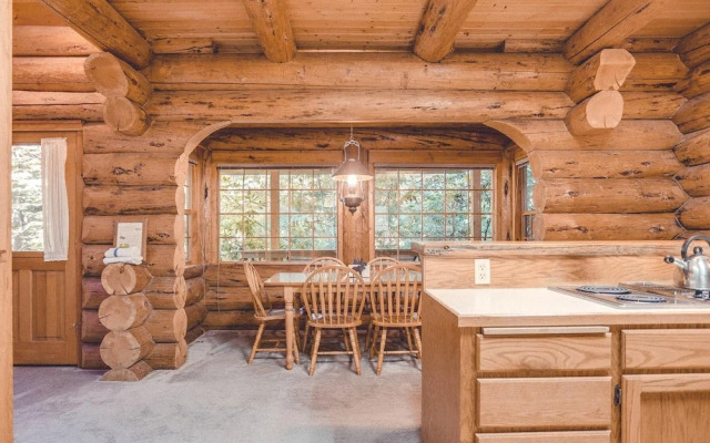 Bear Den Log Cabin