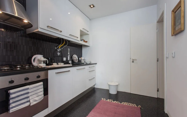 Renovated Apartment w/ Private Courtyard, By TimeCooler