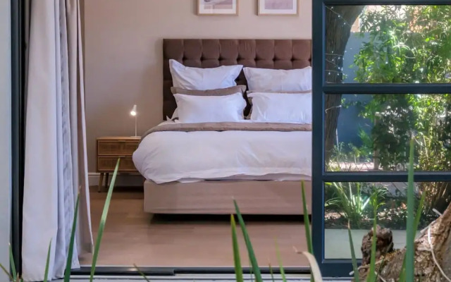 Elegant Charm Retreat Central Treasure