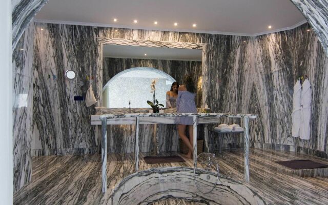 Agalia Luxury Suites