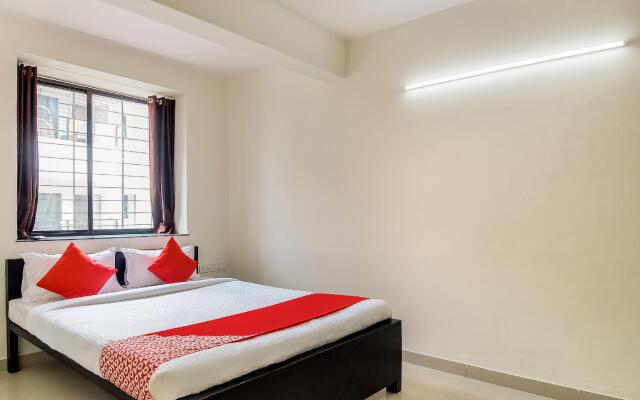 OYO 45583 Hotel Galaxy