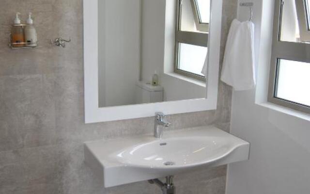 Oceans Guest House & Luxurious Apartments