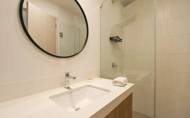 w Dazzling 1BR w Fantastic View in Miraflores