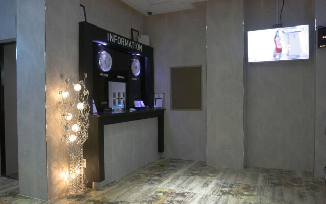 Show Hotel