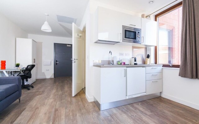 Bright And Modern Studio In Central Liverpool