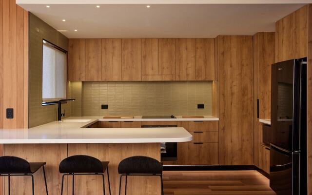 Little Palms by Burleigh Letting Co