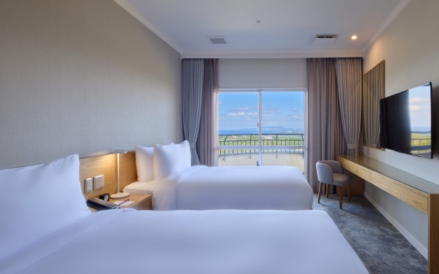 ANA Crowne Plaza Resort Okinawa Uruma Hills by IHG
