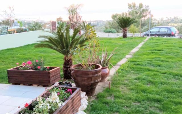 Luxury Apartment with Sea View near Kallithea