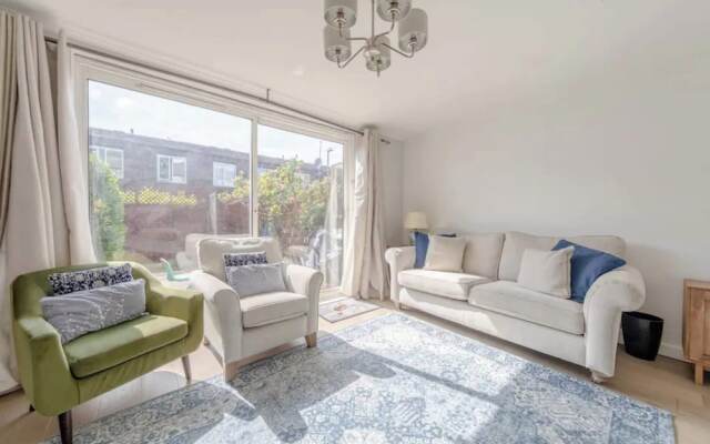 Lovely 3BD Family Home With Garden - North Sheen