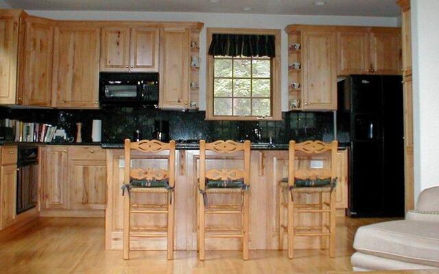 421 West Beaver Dam Circle
