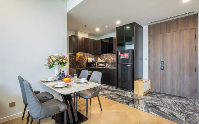 Eaton Park Riverside Luxury Vacation