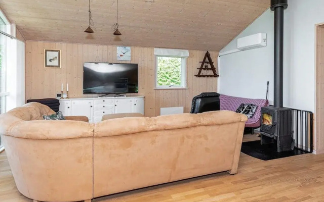 6 Person Holiday Home in Logstor