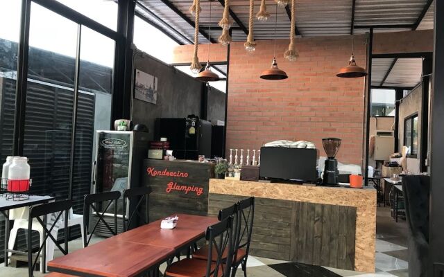 Kondee Cino Cafe and Glamping