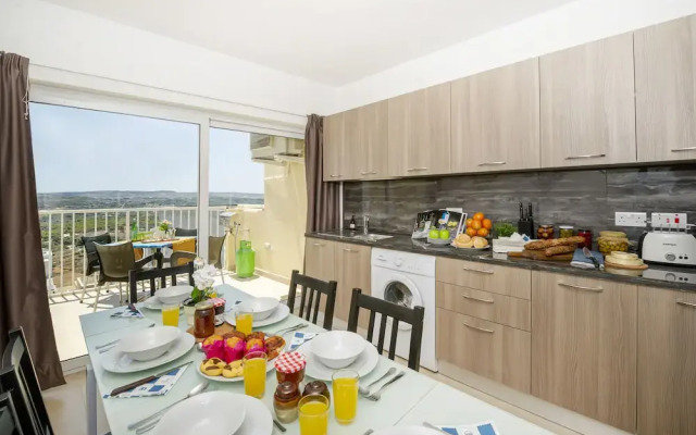 Summer Breeze Superior Apartment with Terrace by Getaways Malta