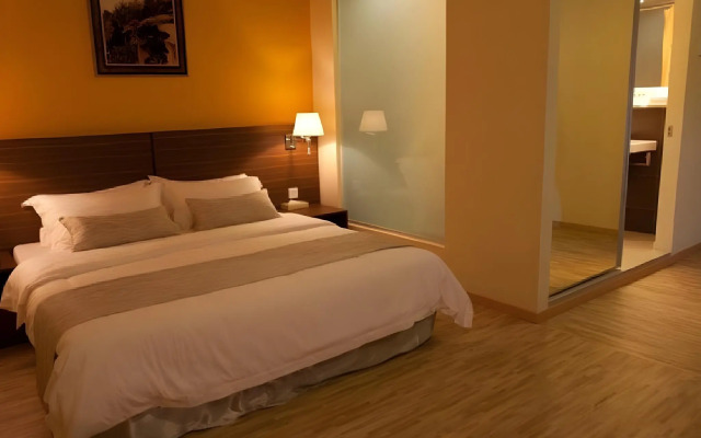 Pinetree Hotel