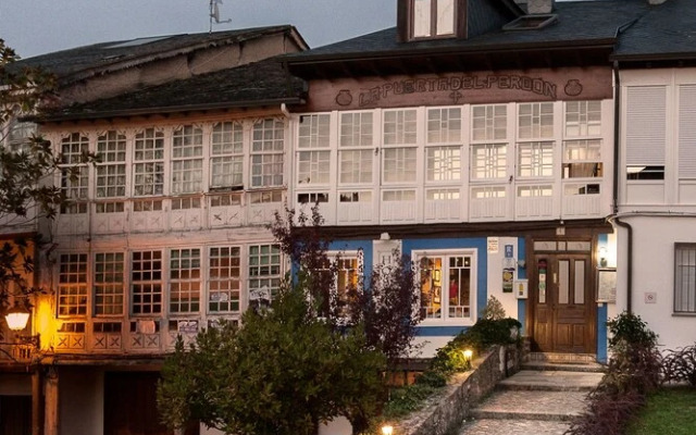Micro Hostal La Puerta del Perdon