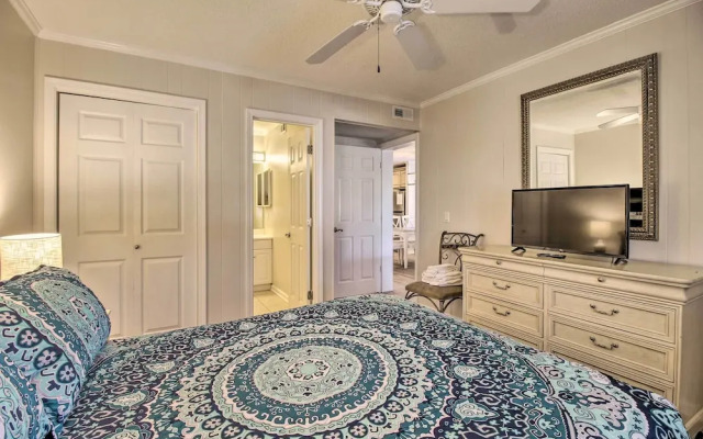 Walk to Beach: Condo w/ Balcony in Hilton Head