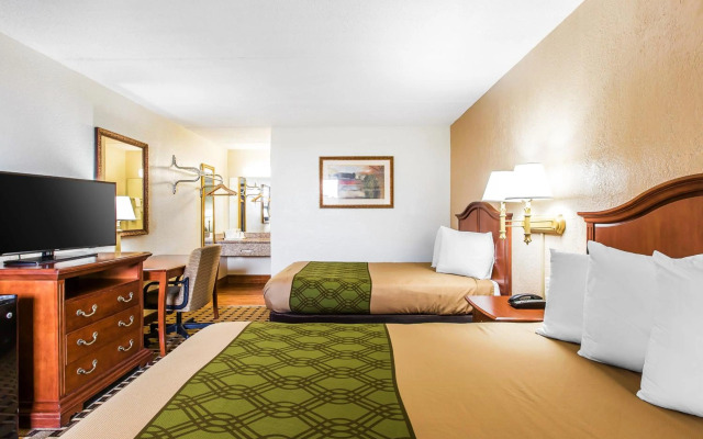 Econo Lodge Savannah Midtown