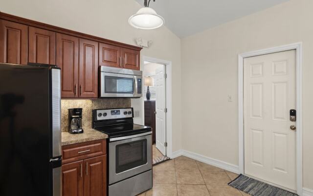 Mangrove Breeze by Vtrips