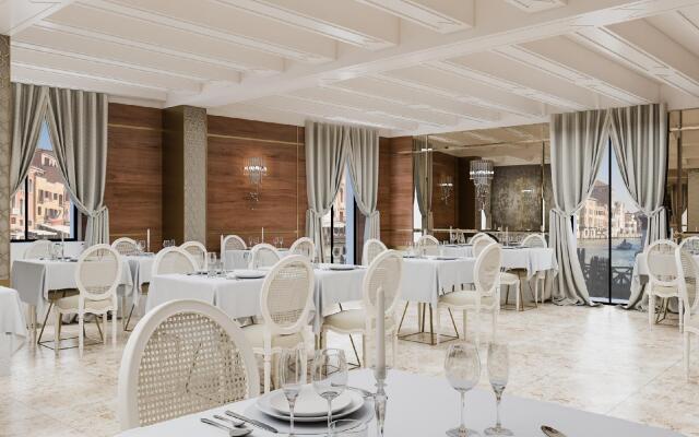 Continental Venice Hotel
