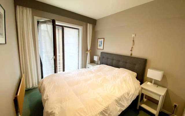 Apartment in Nieuwpoort by the Sea Wall