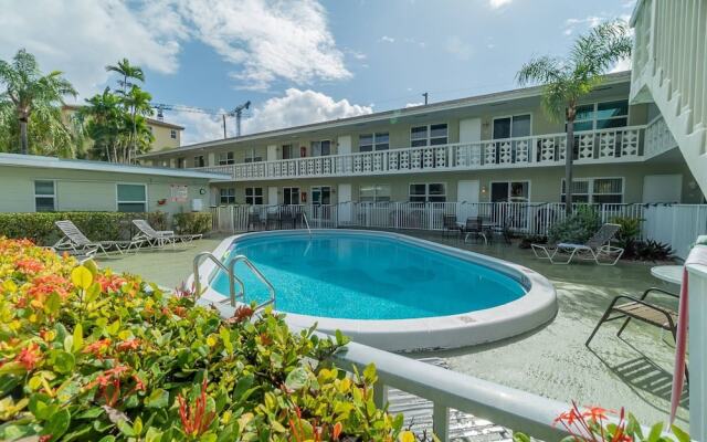 Mid Mari - Gorgeous Nautical Condo Near Beach, Shops & Restaurants- Condo 105