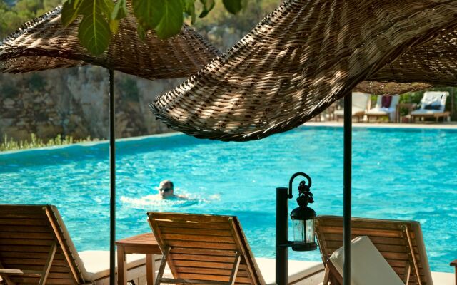 Dionysos Hotel