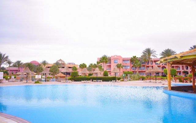 Parrotel Aquapark Resort