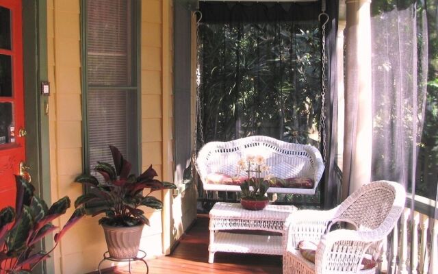 Larelle House Bed & Breakfast