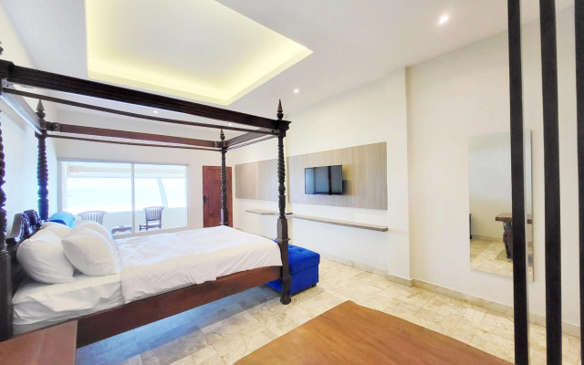 77 Sunset Plaza – Guest Rooms – Cisolok