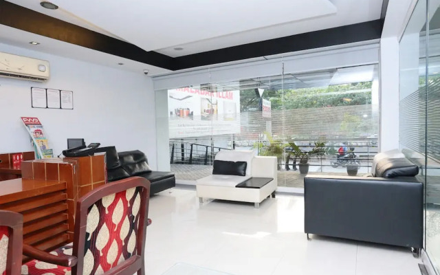 OYO 10611 Hotel Malabar Illam