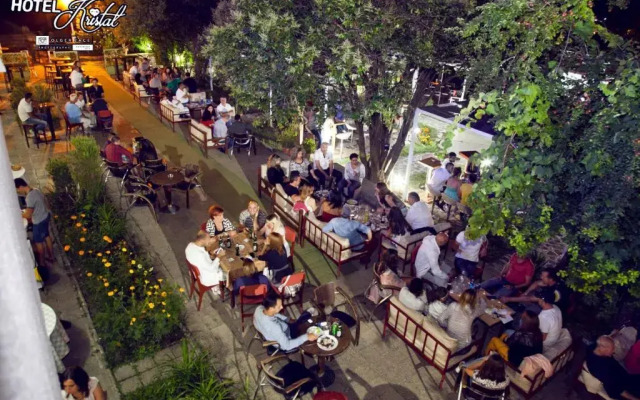 Kristal Hotel