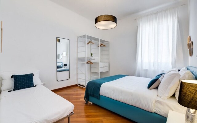 Modern and Stylish Flat Near P.zza Della Repubblica