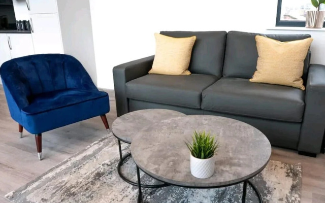 Exquisite, Cosy 2-bed Apartment in Salford