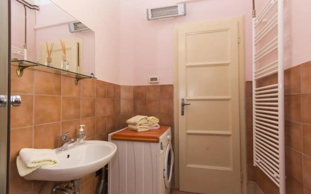 Spacious & Smart Center Apartment