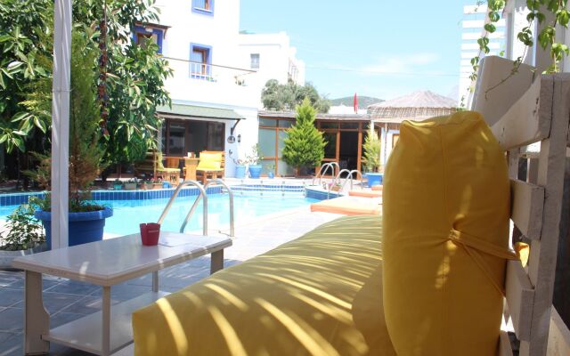 Oya Boutique Hotel & Suites