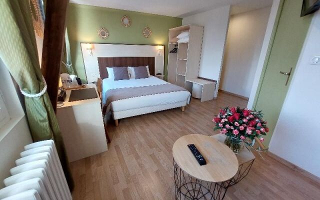 Logis Loire Hotel - Les Cocottes Restaurant