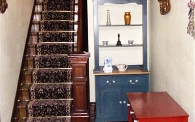 The Alexander Benjamin House Country Lodging